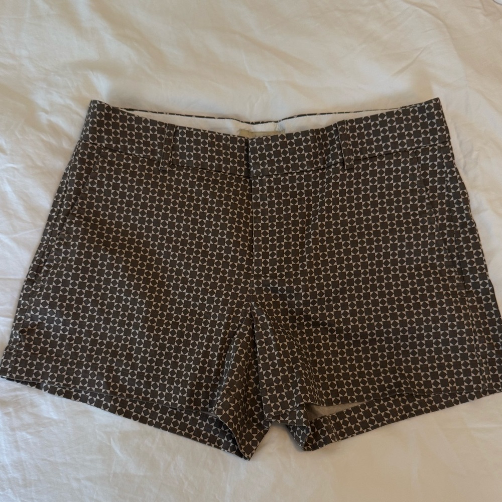 Banana Republic Patterned Shorts - size 6